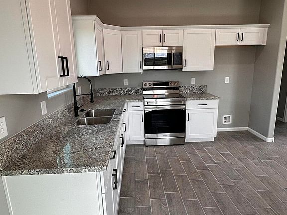 2nd image of 1440 S Cherry Ave