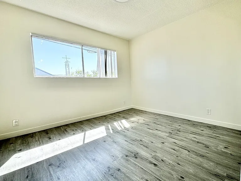 8701 S Figueroa St #203 — Photo 10