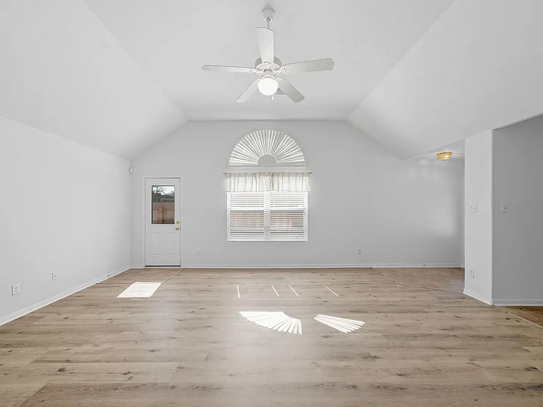 14730 Fir Knoll Way — Photo 8