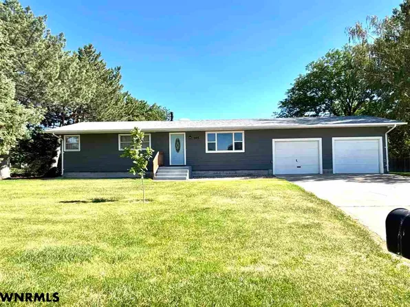 105 E 13th St, Bayard, NE 69334