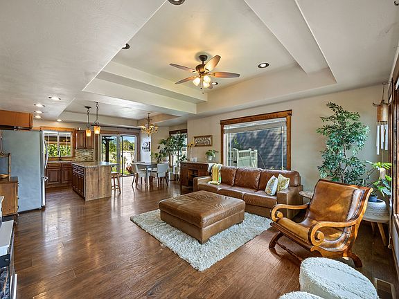5th image of 160 Weimar Way