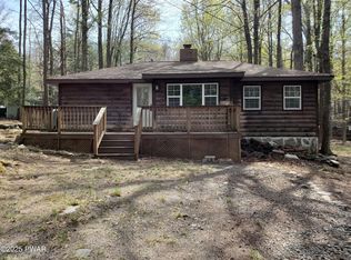 103 Hickory Dr, Hawley, PA 18426