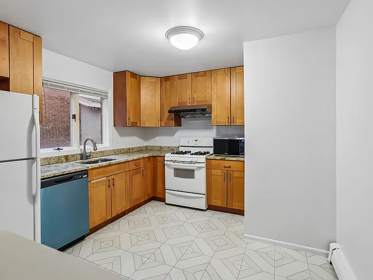 336 E Columbia Ave — Photo 23