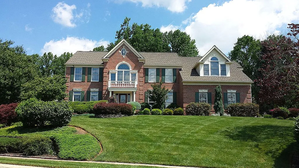 1108 Sunset Dr photo 1