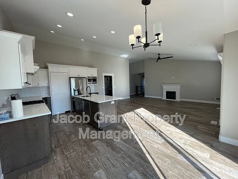 5694 Eaglewood Dr — Photo 5