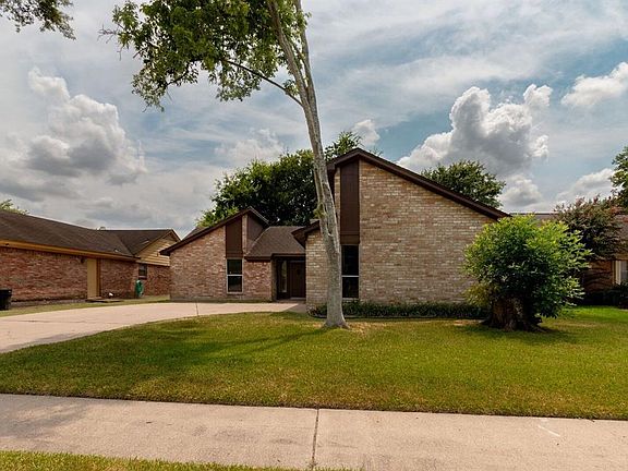 2nd image of 11911 Osage Park Dr