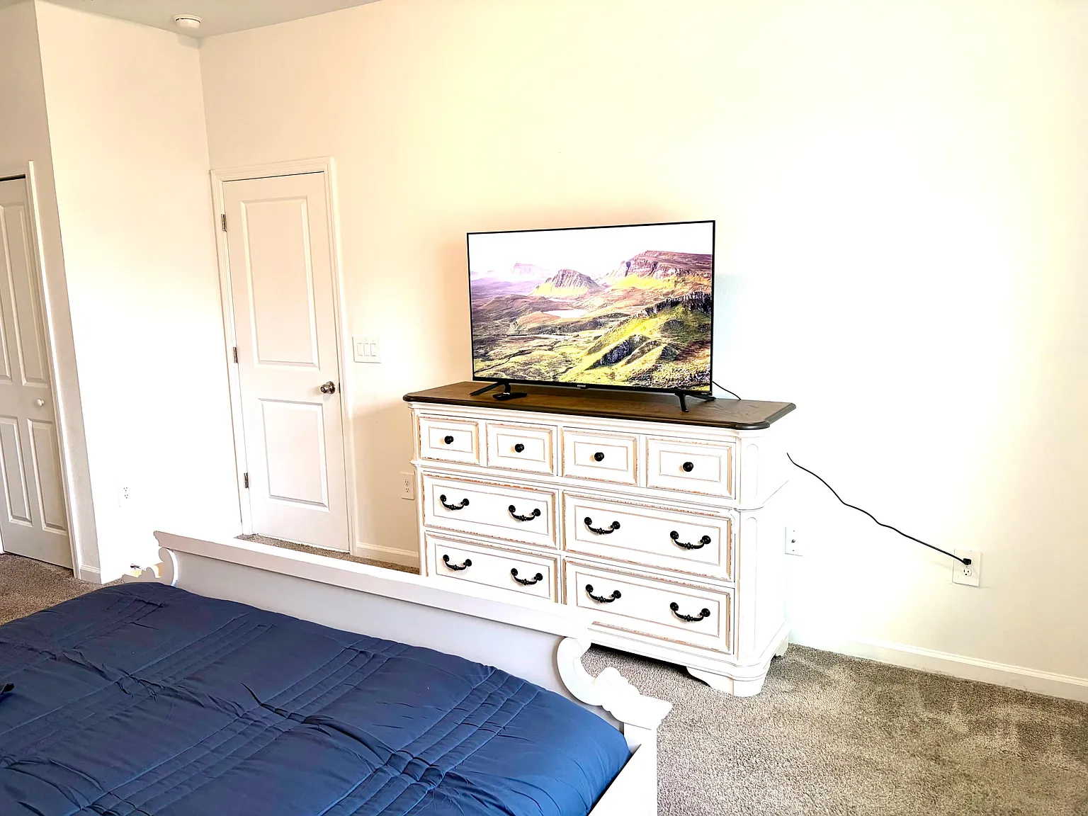 4 bed, 2.0 bath, 1709 sqft, $1,412 — Photo 2