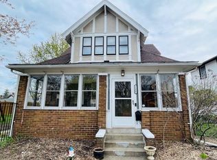 1198 Thomas Ave, Saint Paul, MN 55104