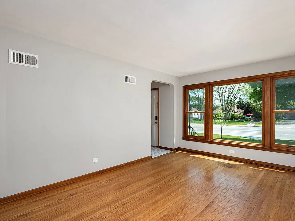 1st image of 7518 W Forest Preserve Ave #2