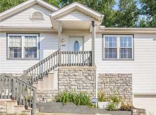 1037 Burbank Ave, Akron, OH 44305