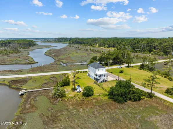 177 Crow Hill Road, Beaufort, NC 28516