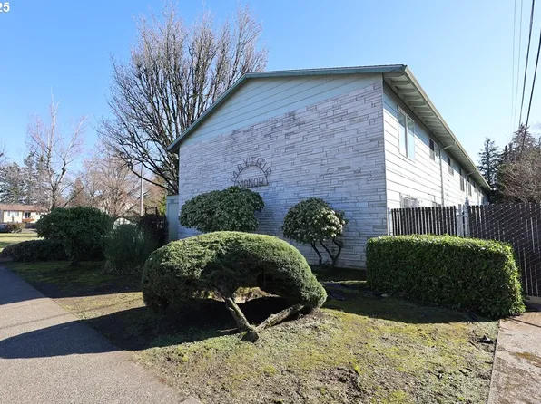 16360 SE Stark St, Portland, OR 97233