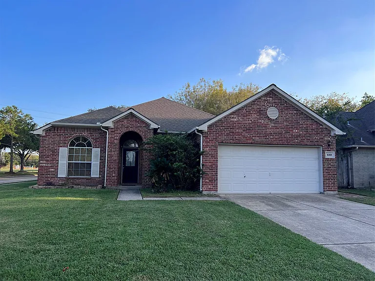 5301 Carefree Dr — Photo 1