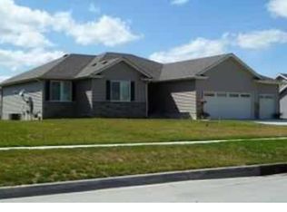 1348 90th St, West Des Moines, IA 50266