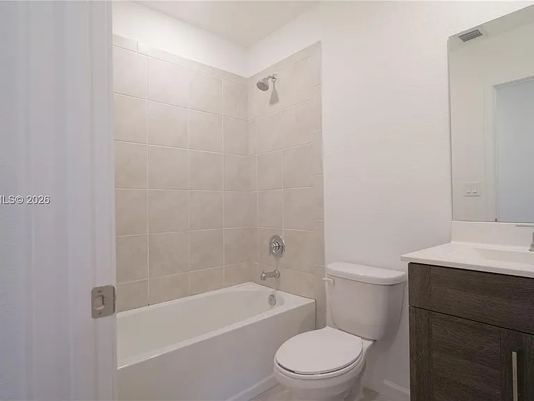 2411 SE 10th St #2411 — Photo 26