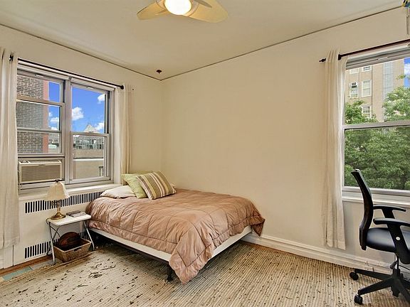 3rd image of 661 Amsterdam Ave #4B