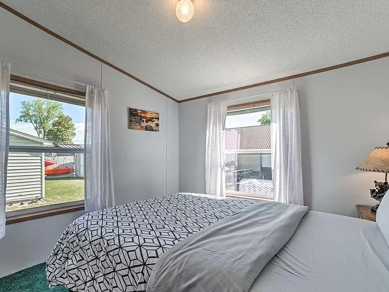 100 Island Dr — Photo 15