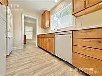512 Woodbine Dr — Photo 4