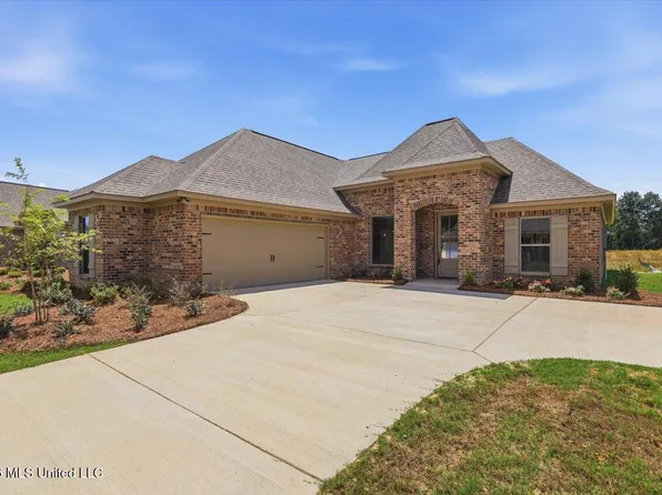 144 Stapleton Dr, Canton, MS 39046