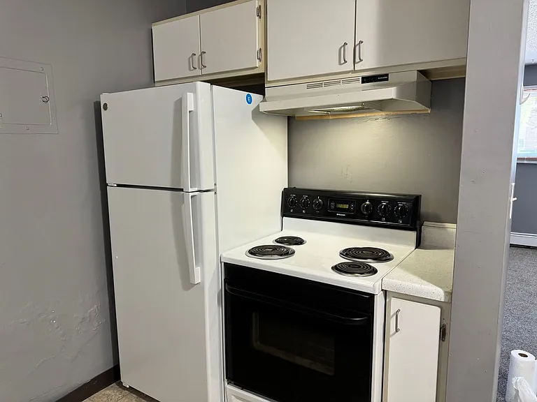 College Park Apartments — Photo 17
