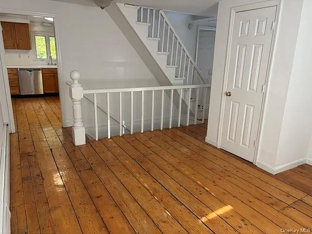 2 bed, 1.0 bath, 800 sqft, $2,995 — Photo 3