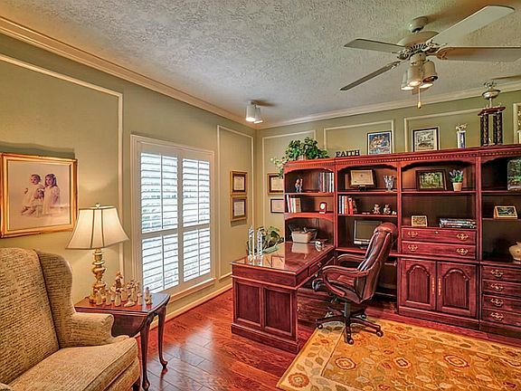 The office has french doors to close while you work.