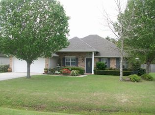 121 Fairfield Oaks Dr, Madisonville, LA 70447