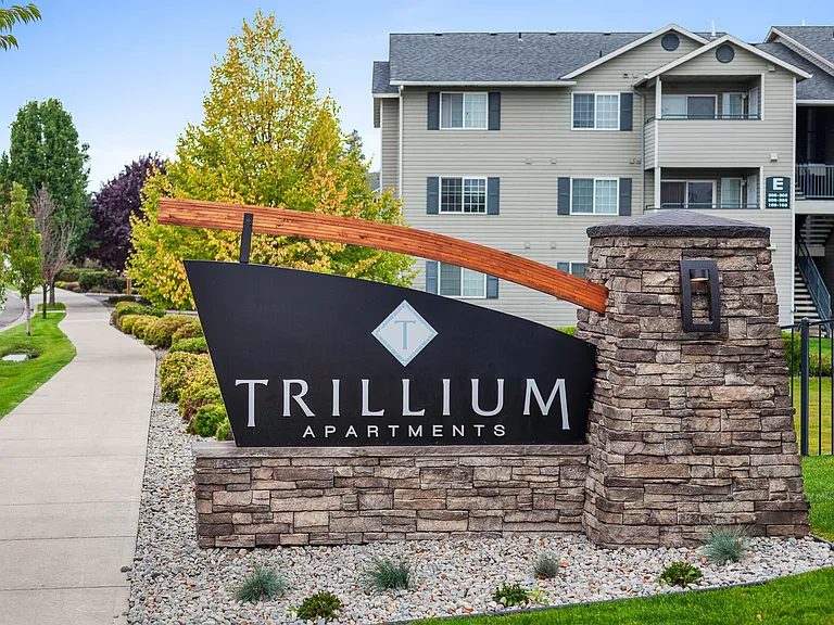 Trillium — Photo 45