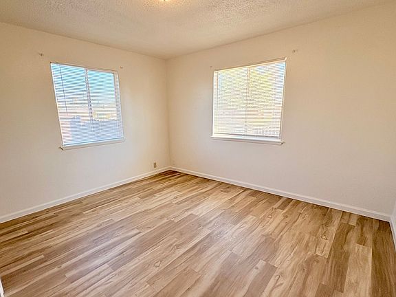5th image of 9971 Jennifer Ct