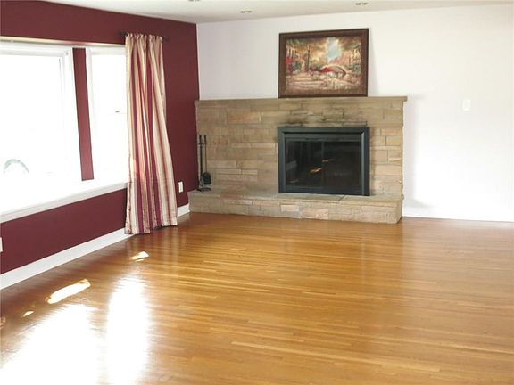 3rd image of 223 Hennepin Rd
