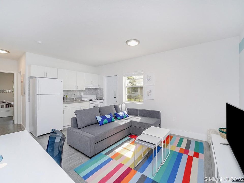 1st image of 770 NE 123rd St APT 24