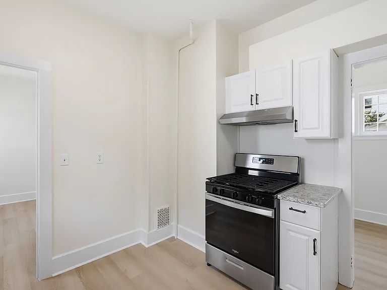 84 Sherwood Pl #1 — Photo 12