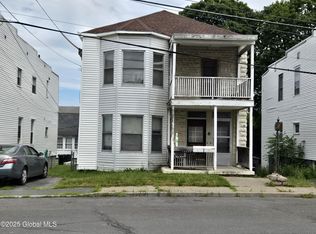 6 Arch St, Watervliet, NY 12189