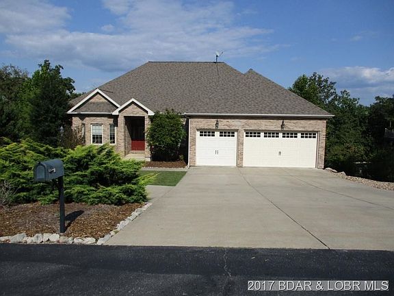 3 Car Garage