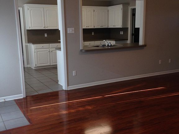 See the family while cooking