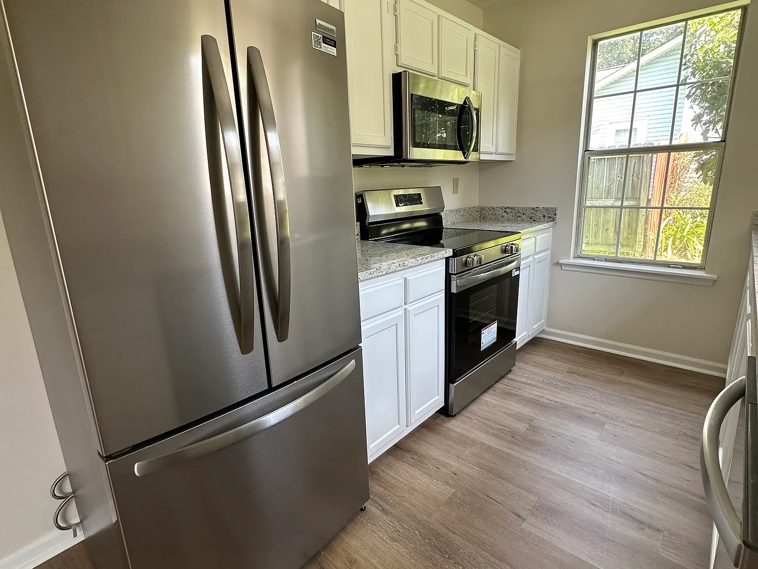 3 bed, 1341 sqft, $2,200 — Photo 4