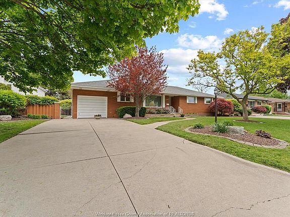 3rd image of 2360 Leonard Rd