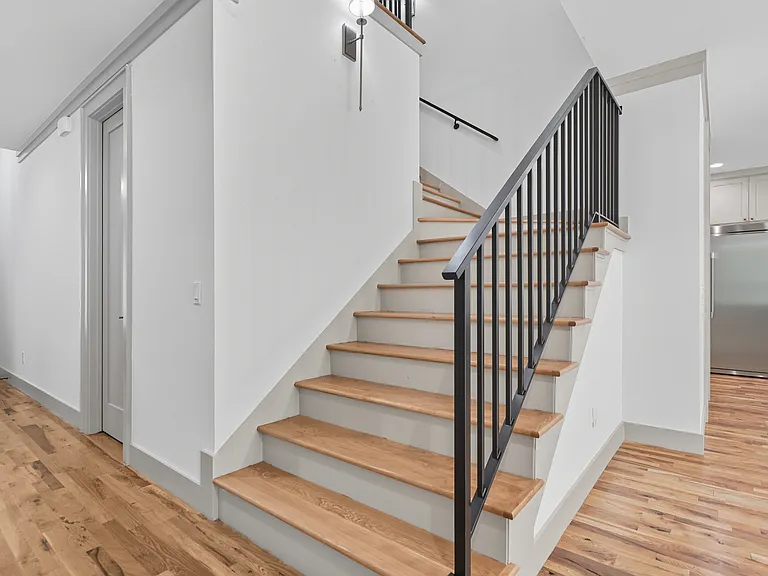 3921 S Madison Ave — Photo 31