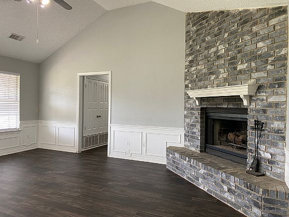 3rd image of 2904 Spring Valley Rd