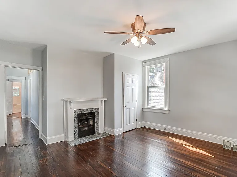 2036 Garrard St — Photo 23
