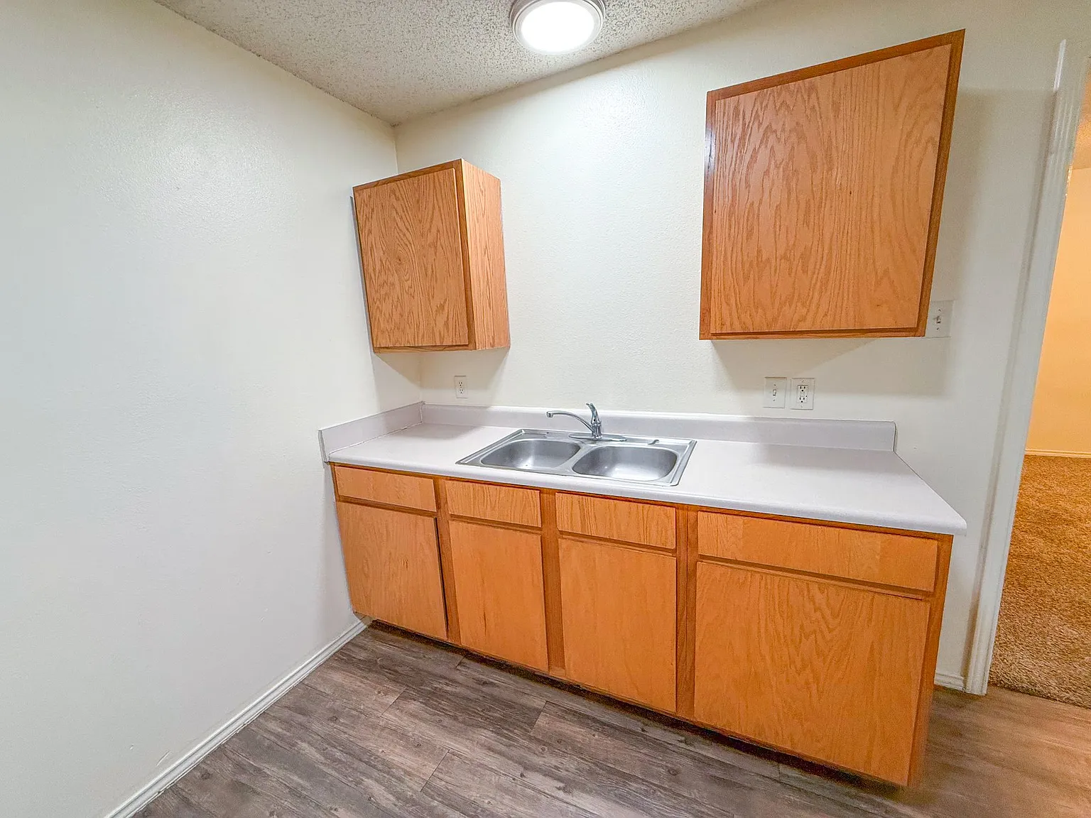 New West Apartments — Photo 3