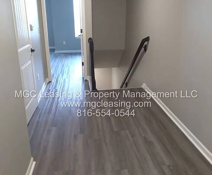 9324 N Main St — Photo 30