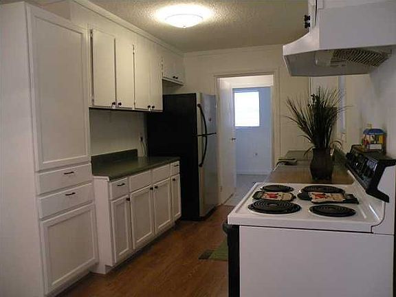5th image of 135 Palmetto Ave