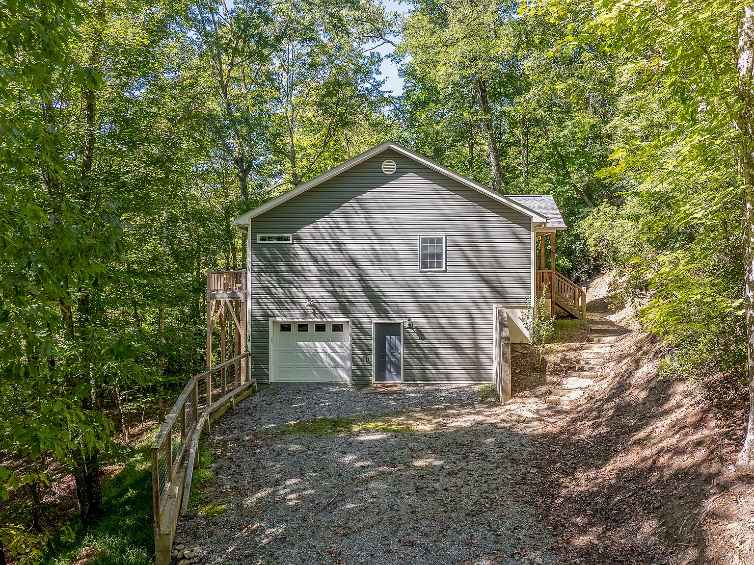15 Maplewood Drive - 1 — Photo 2
