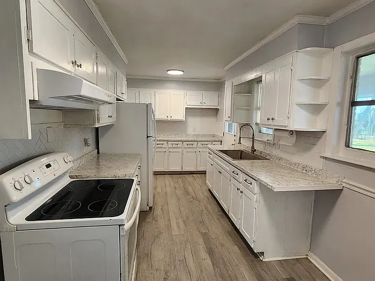 2695 Davidson Dr — Photo 7