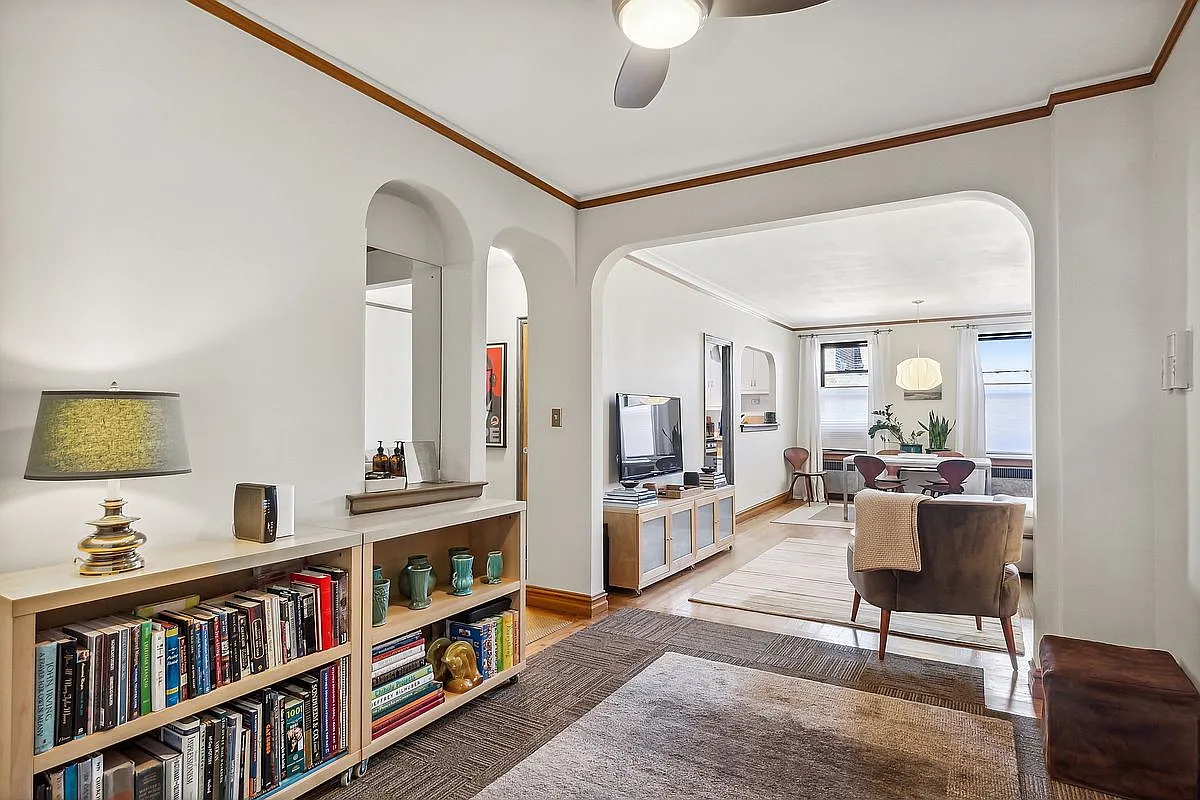 45 Park Ter W APT 5A photo 1