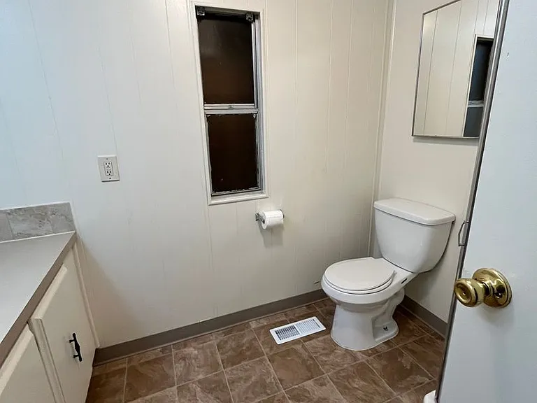 4550 SW 5th Ave — Photo 39