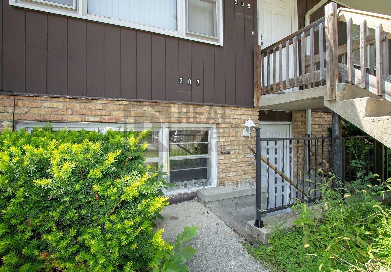 2 bed, 1.0 bath, 768 sqft, $795 — Photo 2