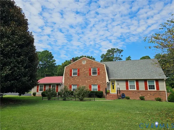 10712 Lunswood Rd, Chester, VA 23831