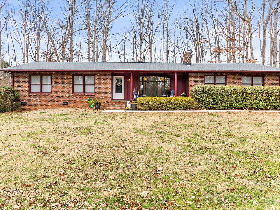 1st image of 155 Pandora Rd